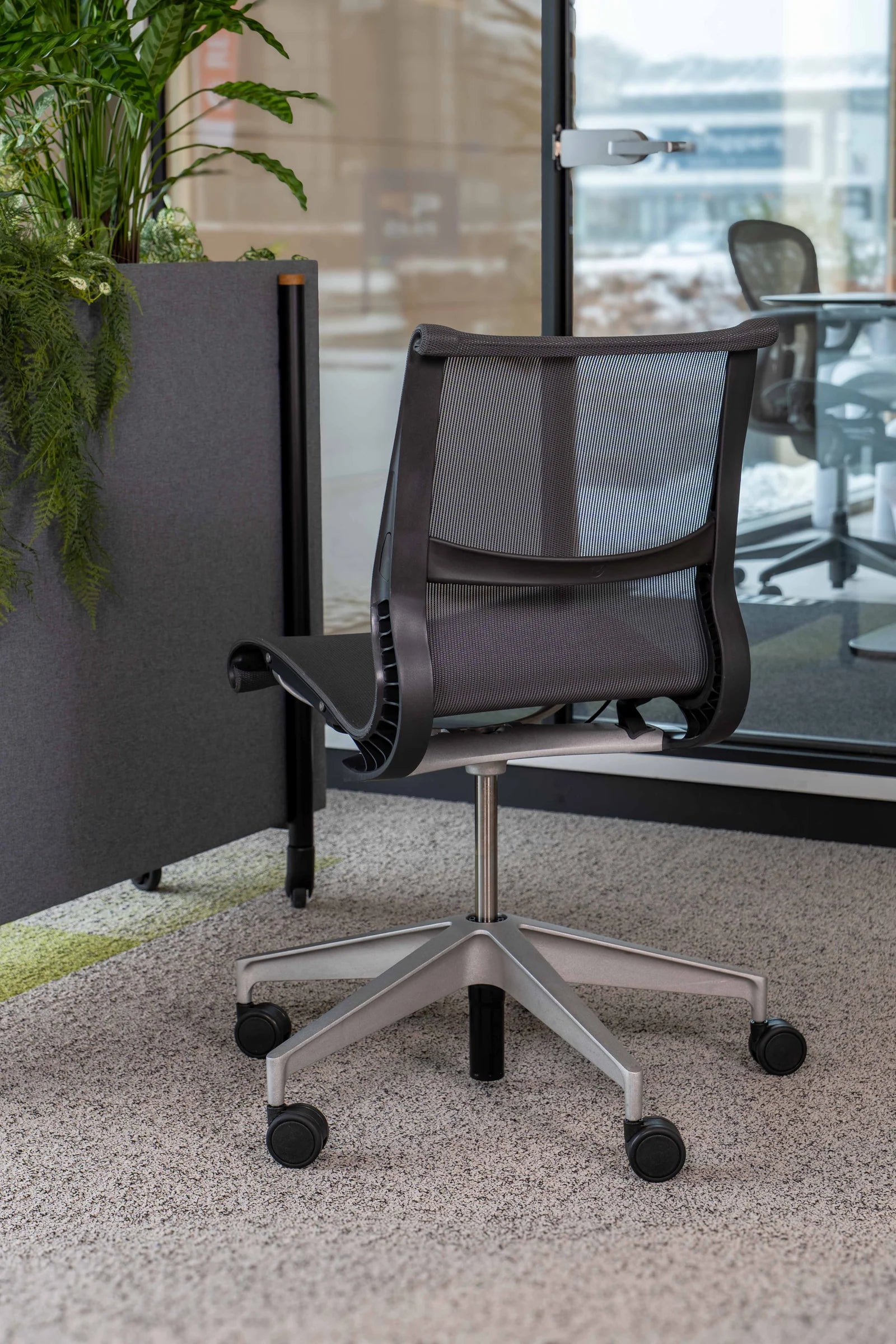 Refurbished Herman Miller Setu Graphite